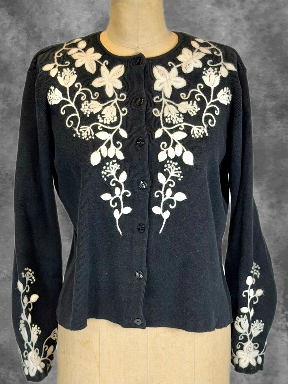 VINTAGE woodland vine cardigan knit sweater embroidered floral flower garden 80s